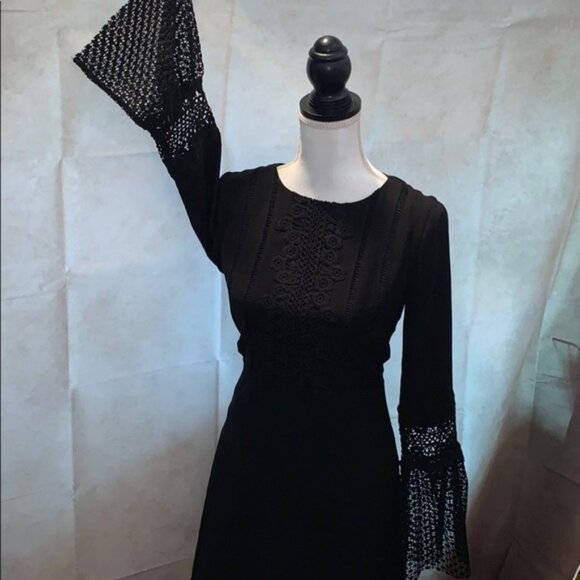 LuLu Black Lacey Sleeved Fun Casual Dress - Picture 1 of 9